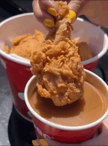 졸리비는 치킨에 그레이비소스